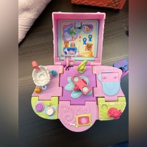 Littlest Pet Shop LPS Teeniest Tiny Dog Playset